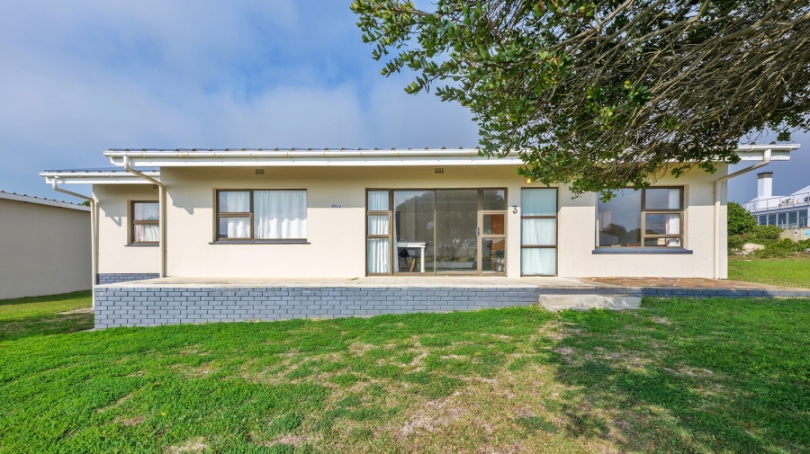 4 Bedroom Property for Sale in Struisbaai Western Cape